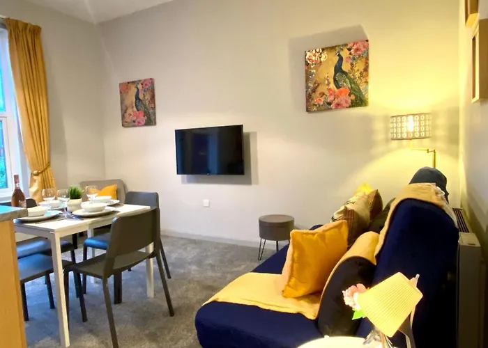 Funky Beach Retreat: Stylish Apartment Near Bournemouth